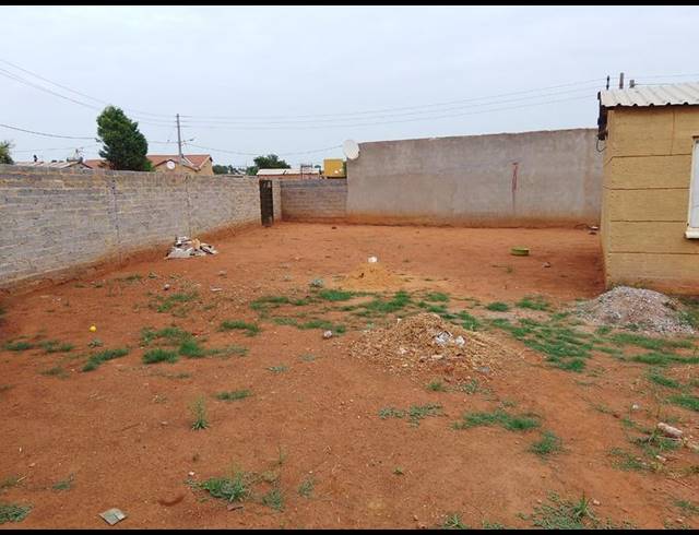 1 BEDROOM HOUSE FOR SALE IN LEHAE